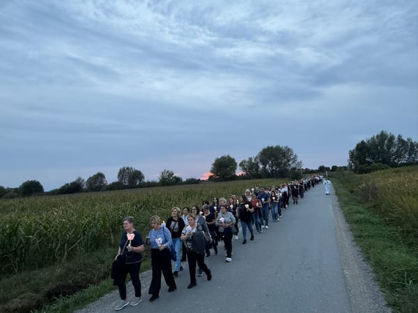 Hod sa svijećama uoči blagdana Male Gospe